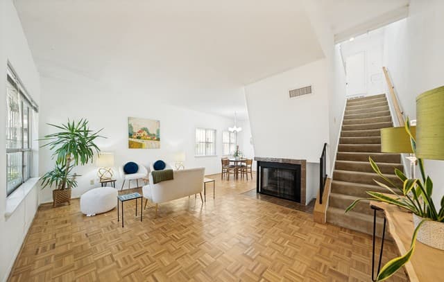 3-bedroom rental at 7123 Thrush View Unit 14 in San Antonio, TX — photo 5
