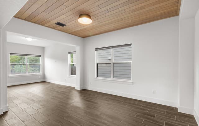 3-bedroom rental at 16011 Babcock Road #25 in San Antonio, TX — photo 4