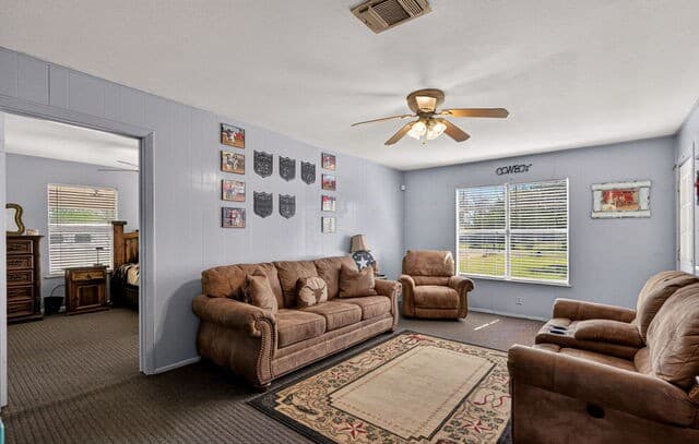 4-bedroom rental at 15505 Bradley in Atascosa, TX — photo 4