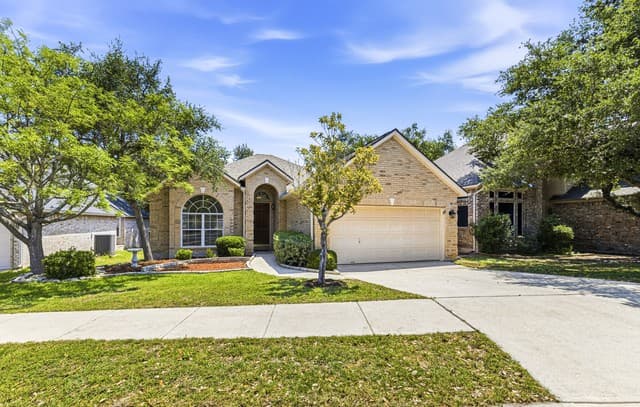 3-bedroom rental at 2002 Simpson Trl in San Antonio, TX — photo 2