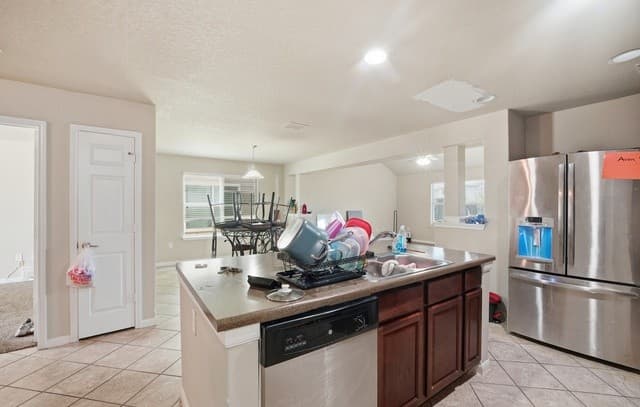 3-bedroom rental at 5919 Cielo Rnch in San Antonio, TX — photo 4