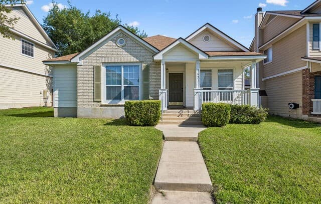 3-bedroom rental at 9627 Summer Vail in San Antonio, TX — photo 5
