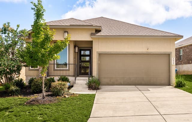 4-bedroom rental at 5935 Akin Run in San Antonio, TX — photo 2