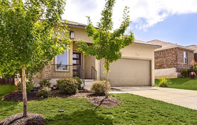 4-bedroom rental at 5935 Akin Run in San Antonio, TX — photo 3