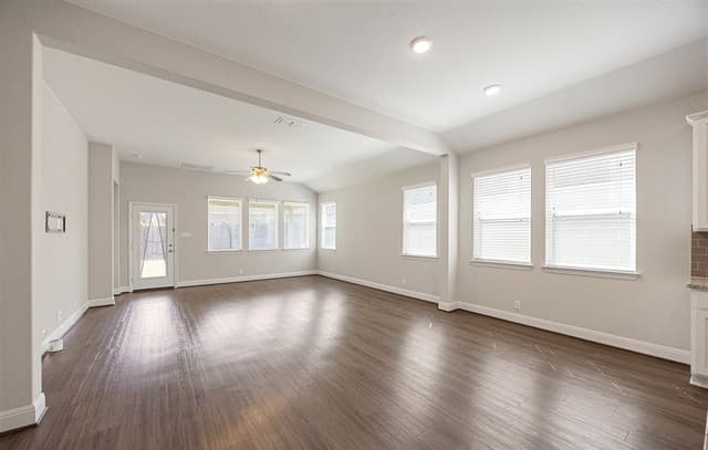 4-bedroom rental at 5935 Akin Run in San Antonio, TX — photo 4