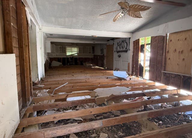 3-bedroom rental at 515 Gould St in San Antonio, TX — photo 4