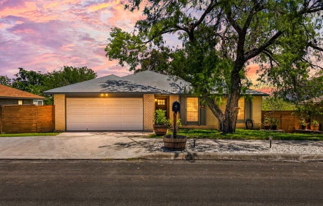 3-bedroom rental at 5106 Tree Top St in San Antonio, TX — photo 1