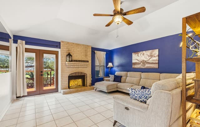 3-bedroom rental at 5106 Tree Top St in San Antonio, TX — photo 4