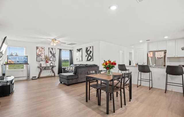 3-bedroom rental at 6504 Arid Way in San Antonio, TX — photo 5