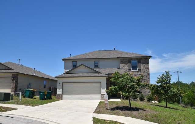 3-bedroom rental at 9111 Spigel Way in Converse, TX — photo 2
