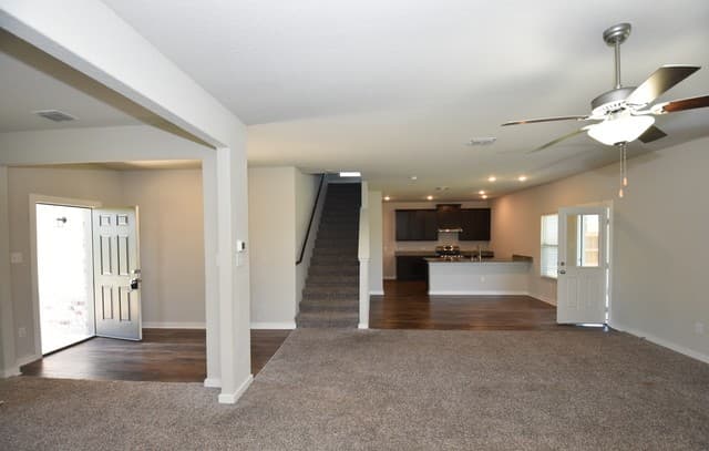 3-bedroom rental at 9111 Spigel Way in Converse, TX — photo 4