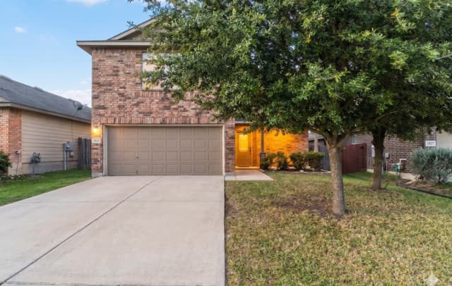3-bedroom rental at 2923 Sunset Bnd in San Antonio, TX — photo 1