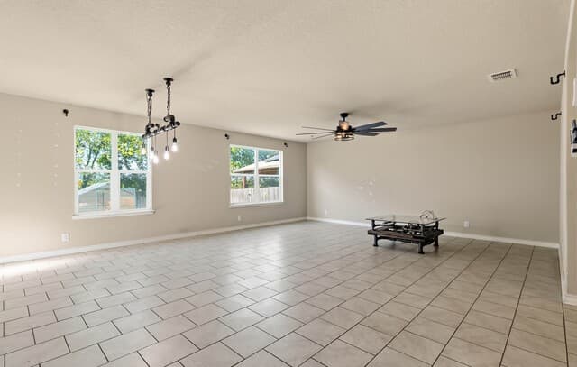3-bedroom rental at 2923 Sunset Bnd in San Antonio, TX — photo 3