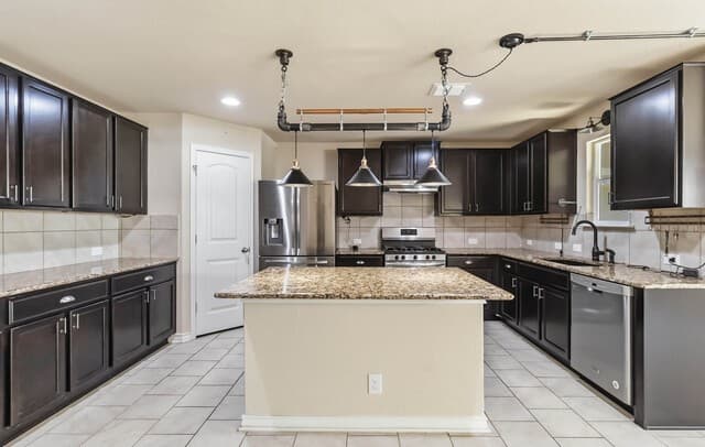 3-bedroom rental at 2923 Sunset Bnd in San Antonio, TX — photo 4