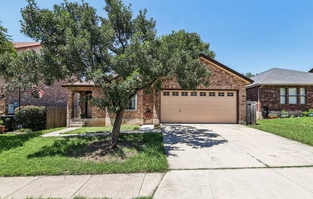 3-bedroom rental at 3733 Davenport in Schertz, TX — photo 3