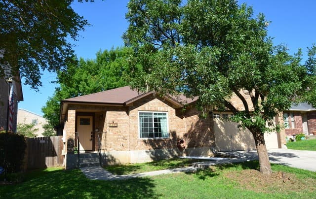 3-bedroom rental at 3733 Davenport in Schertz, TX — photo 4