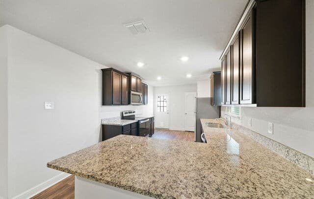 4-bedroom rental at 7326 Sharma Vly in San Antonio, TX — photo 5