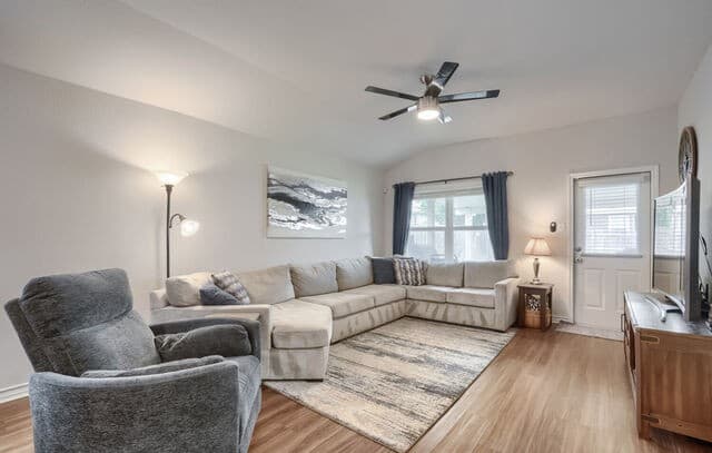 4-bedroom rental at 6014 Akin Quay in San Antonio, TX — photo 5
