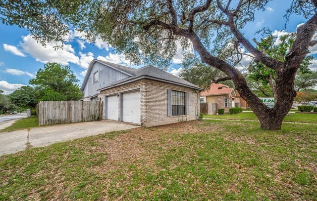 3-bedroom rental at 9502 Coolbrook in San Antonio, TX — photo 1