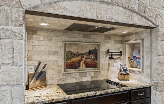 4-bedroom rental at 148 Woodlands in La Vernia, TX — photo 5