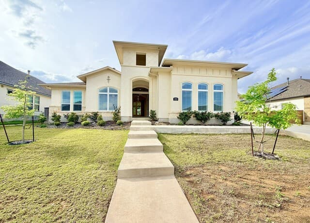 4-bedroom rental at 4051 Wood Crk in San Antonio, TX — photo 1