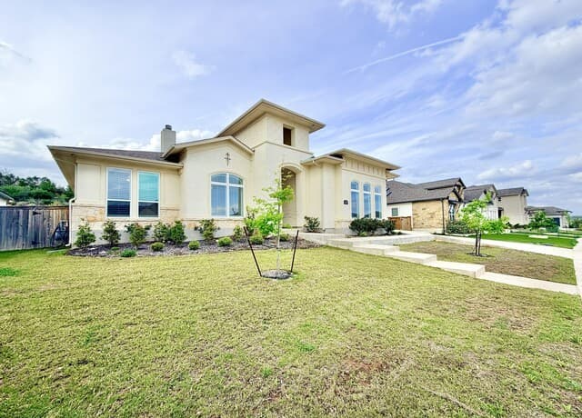 4-bedroom rental at 4051 Wood Crk in San Antonio, TX — photo 3