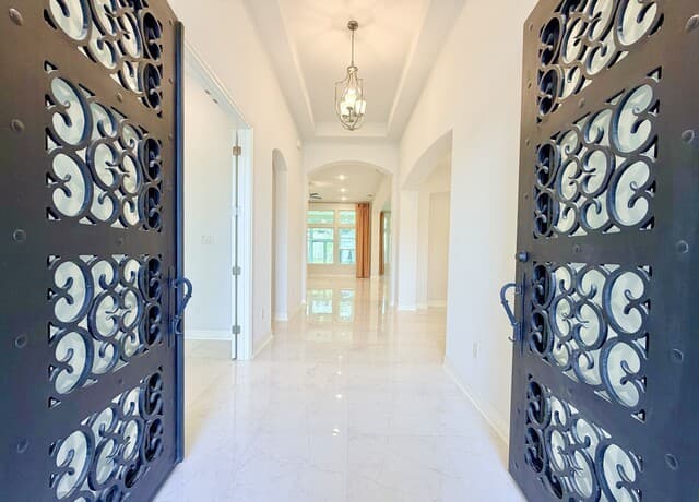 4-bedroom rental at 4051 Wood Crk in San Antonio, TX — photo 5