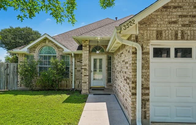 4-bedroom rental at 3522 Lake Towne Ct in San Antonio, TX — photo 4