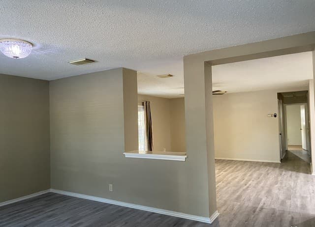 3-bedroom rental at 13303 Pecan Glade in San Antonio, TX — photo 3