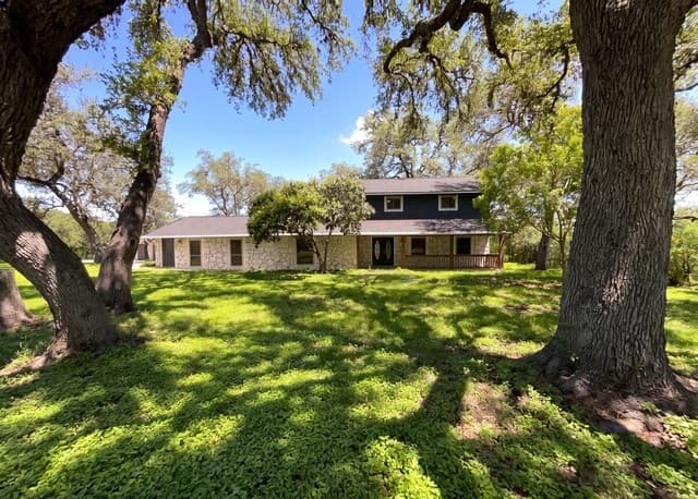 4-bedroom rental at 15422 Geronimo Loop in San Antonio, TX — photo 1