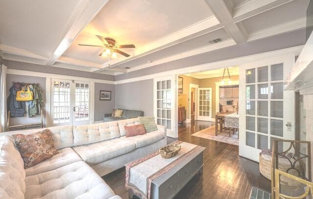 2-bedroom rental at 1136 W Russell in San Antonio, TX — photo 3