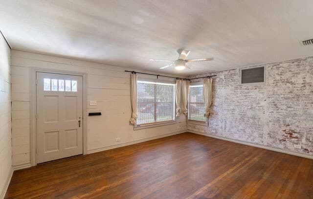 3-bedroom rental at 439 Astor St in San Antonio, TX — photo 1