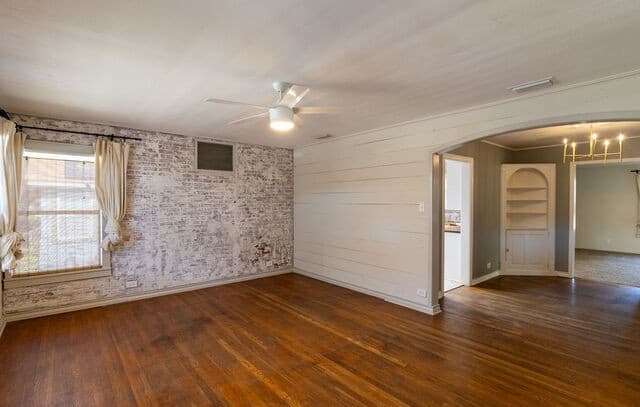 3-bedroom rental at 439 Astor St in San Antonio, TX — photo 3