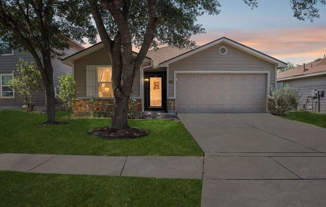 3-bedroom rental at 5806 Espada Bnd in San Antonio, TX — photo 1