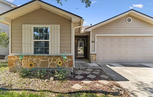 3-bedroom rental at 5806 Espada Bnd in San Antonio, TX — photo 5