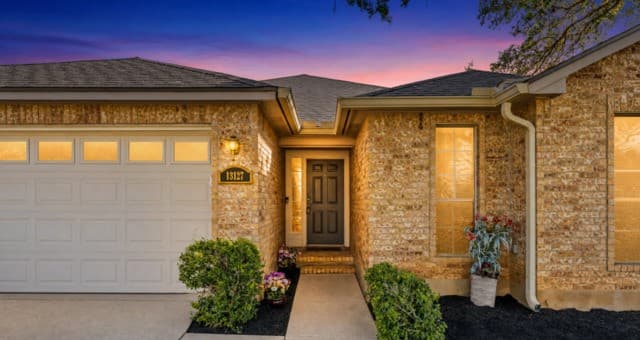 4-bedroom rental at 13127 Forum Rd in Universal City, TX — photo 2