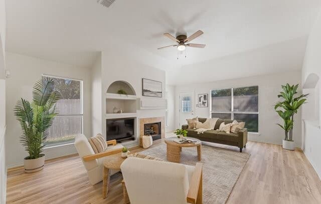 4-bedroom rental at 13127 Forum Rd in Universal City, TX — photo 3