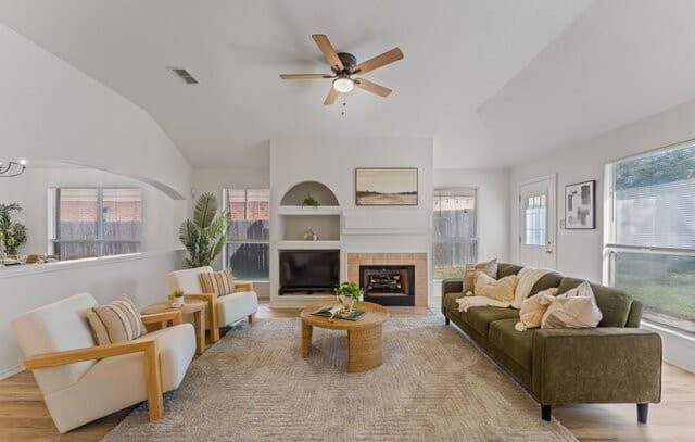 4-bedroom rental at 13127 Forum Rd in Universal City, TX — photo 4