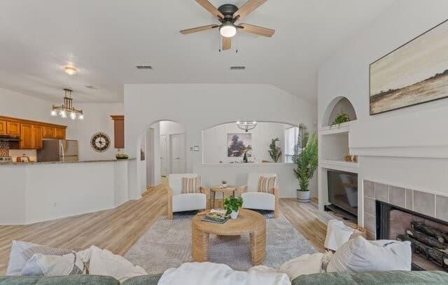 4-bedroom rental at 13127 Forum Rd in Universal City, TX — photo 5