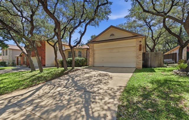 3-bedroom rental at 9338 Pinkerton Way in San Antonio, TX — photo 1