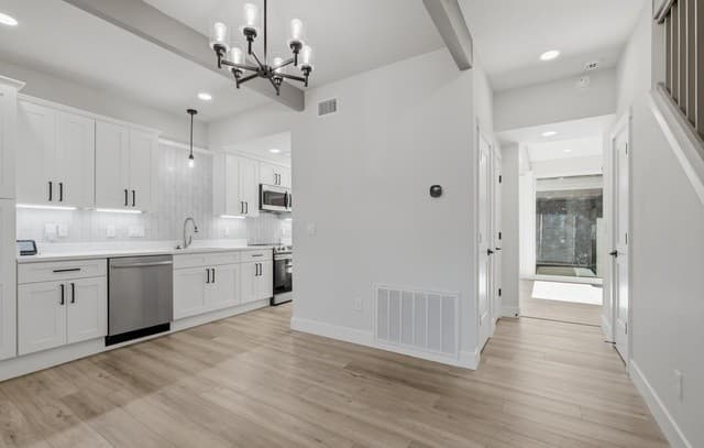 2-bedroom rental at 1194 Garraty Rd Unit 2 in San Antonio, TX — photo 3