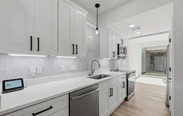 2-bedroom rental at 1194 Garraty Rd Unit 2 in San Antonio, TX — photo 4