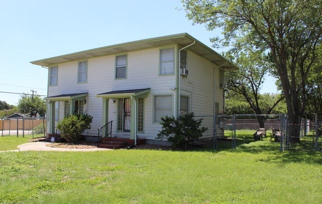 rental at 204 Senisa Dr in San Antonio, TX — photo 2