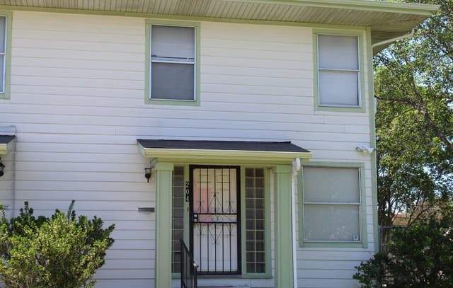 rental at 204 Senisa Dr in San Antonio, TX — photo 3