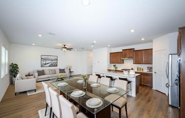 4-bedroom rental at 6806 Prue Rd Unit 38 in San Antonio, TX — photo 2
