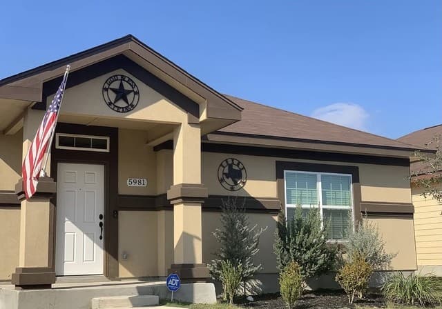 3-bedroom rental at 5981 Midcrown Dr in San Antonio, TX — photo 1