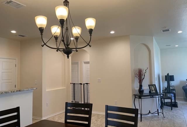3-bedroom rental at 5981 Midcrown Dr in San Antonio, TX — photo 5