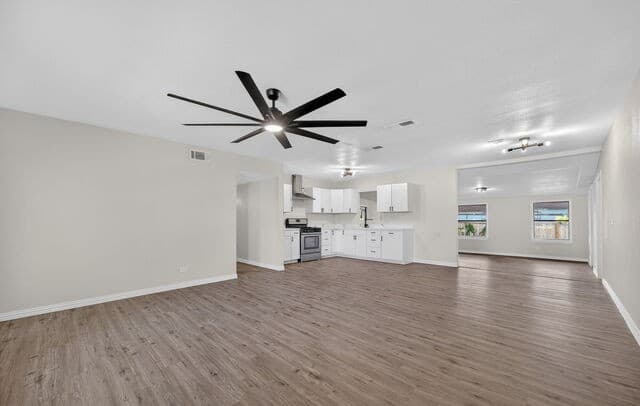 3-bedroom rental at 4426 Newcome Dr in San Antonio, TX — photo 3