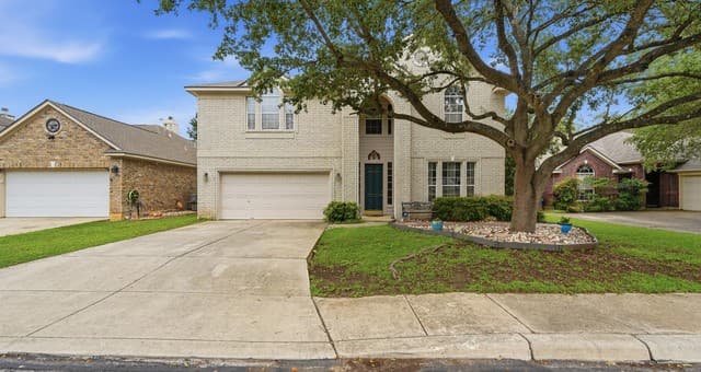4-bedroom rental at 15402 Fall Place in San Antonio, TX — photo 1