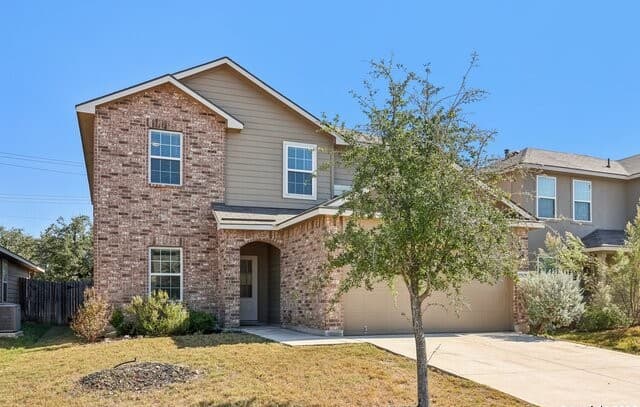 5-bedroom rental at 22018 Backspin in San Antonio, TX — photo 2